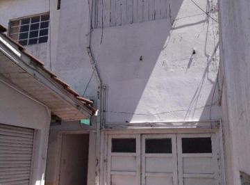 Casa · 100m² · 2 Ambientes · 1 Cochera · Venta en Block 3 PH de 2 Amb. Uno de Ellos con Cochera. Pompeya.