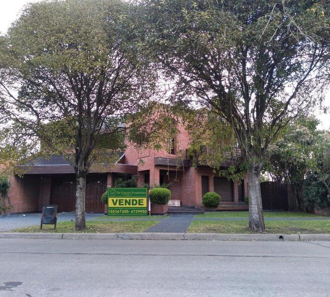 Chalet de categoría sobre lote de 18m de frente x 43.40m de fondo