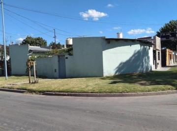 Casa · 70m² · 2 Ambientes · Casa 2 Amb con Patio y Dependencia. Lote 170 m². Calle 9 de Julio y 182.