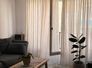 Departamento · 75m² · 3 Ambientes · Departamento 3 Amb a La Calle con Balcón. Entre Ríos y Bolivar.