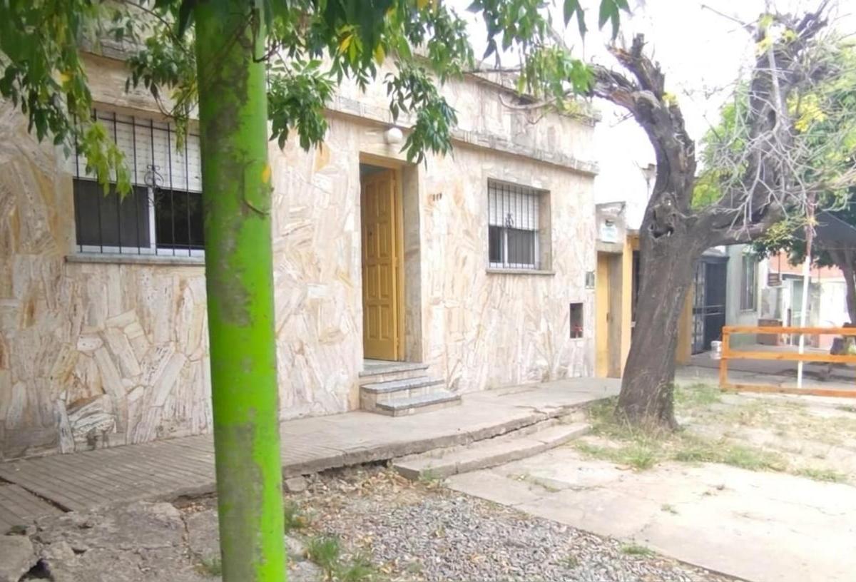Casa en Venta 4 Ambientes con PH Independiente en Campana