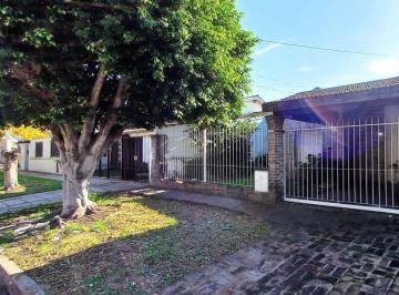 Casa · 182m² · 3 Ambientes · Casa Chalet en Venta en Castelar, Morón, G. B. a. Zona Oeste