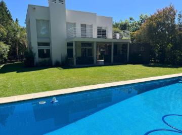 Casa de 5 ambientes, Pilar · Casa en Alquiler Anual, Totalmente Amueblada en Saint Matthews Village