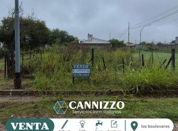 Terreno , Córdoba · Vendo Lote en B° Los Boulevares 198 m² Frente a Plaza (Plan Lo Tengo)