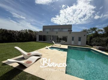 Casa · 280m² · 4 Ambientes · 1 Cochera · Casa en Venta en Pilar del Este, Pilar, G. B. a. Zona Norte