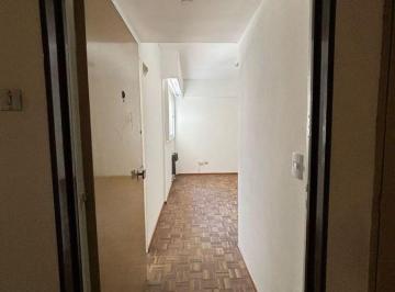Departamento · 36m² · 2 Ambientes · 2 Ambientes en Alquiler en Buen Estado con Lavadero Independiente