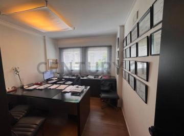 Oficina comercial · 72m² · 3 Ambientes · 1 Cochera · Oficina en Venta con Cochera 48 Entre 13 y 14