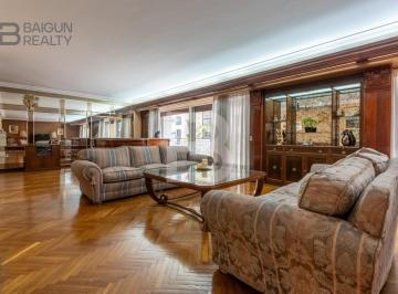 Departamento · 250m² · 5 Ambientes · Piso de 5 Ambientes con Dependencia en Venta en Recoleta