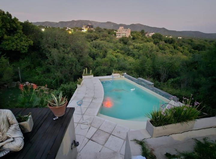 Casa · 270m² · 4 Ambientes · 2 Cocheras
