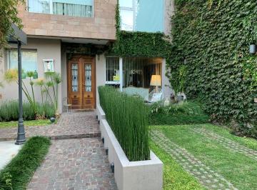 Casa · 220m² · 5 Ambientes · 2 Cocheras · Casa en Venta 5 Ambientes Villa Sarmiento