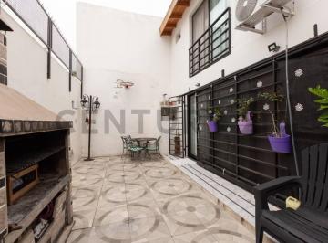 PH · 42m² · 2 Ambientes · Venta PH 2 Amb C/patio y Parrilla, Saenz Peña - Acepta Permuta