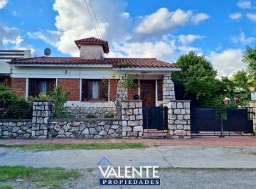 Casa · 381m² · 6 Ambientes · Chalet con Departamento en La Falda