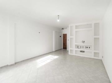 Casa de 3 ambientes, Villa Real · Casa Apto Crédito Tipo Dúplex Refaccionada a Nuevo en Villa Real Patio, Parrilla y Cochera