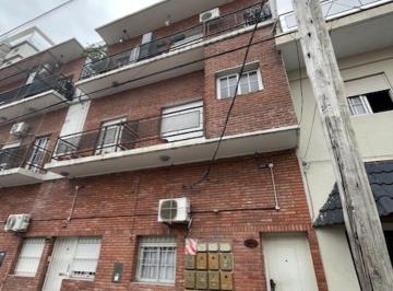 Departamento de 2 ambientes, Tres de Febrero · Departamento 2 Ambientes con Doble Balcon en 2do Piso - Santos Lugares