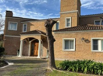 Casa de 5 ambientes, Pilar · Casa en Alquiler Anual, Cuatro Dorm. y Escritorio, Saint Matthews, Pilar
