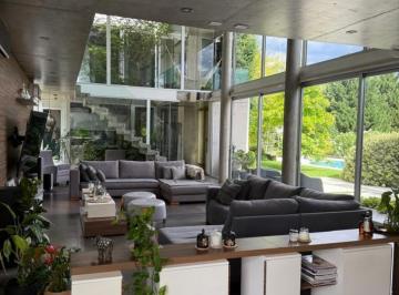 Casa · 611m² · 7 Ambientes · Kentucky Club de Campo Venta Casa Cuatro Dorm.