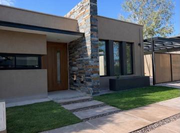 Casa de 4 ambientes, Mayor Drummond · Venta Casa Barrio Rincon de Drumond