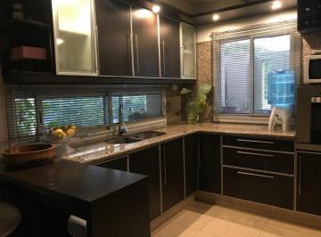 Casa · 400m² · 8 Ambientes · 2 Cocheras · Casa - La Estanzuela