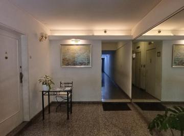 Departamento · 70m² · 3 Ambientes · Departamento Apto Uso Profresional