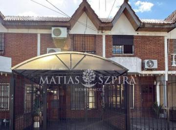 Casa · 70m² · 4 Ambientes · 1 Cochera · Casa Triplex en Venta 4 Ambientes Villa Luzuriaga