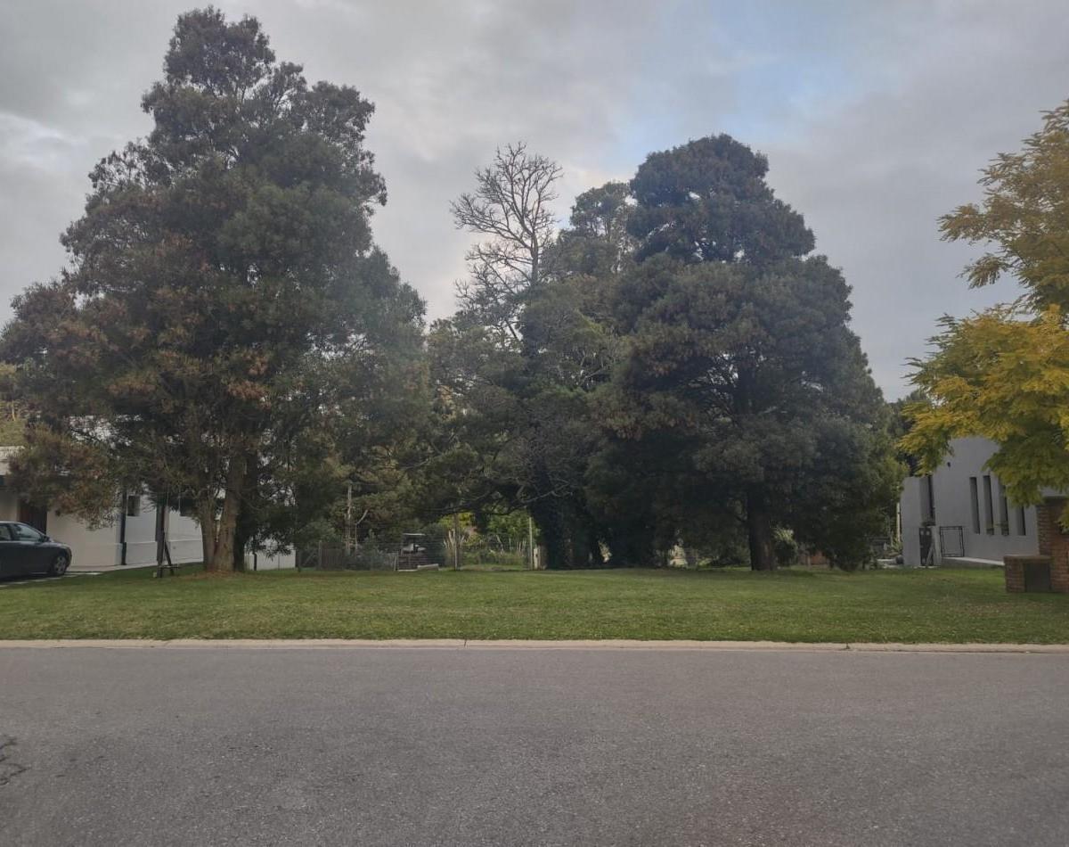 Lote residencial 695m² con frente 21m y fondo 32m