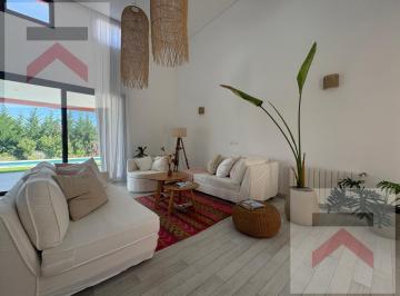 Casa · 203m² · 4 Ambientes · 1 Cochera · Impecable Casa 1 Planta 3 Dorm Piscina Lote 1500 m² Barrio Chacras de La Reserva Cardales