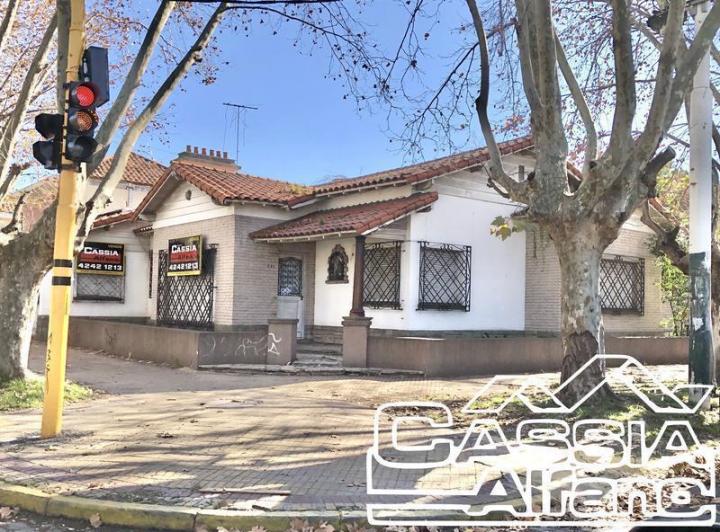 Casa · 140m² · 5 Ambientes · 1 Cochera