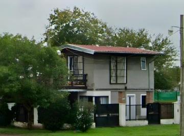 Casa · 368m² · 2 Dormitorios · 1 Cochera · Casa de 2 Dorm. en Andino