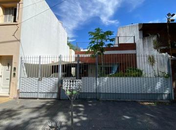 Casa de 4 ambientes, Vicente López · Florida m Solida Casa con Fondo Venta U$s 300.000 Daniel Castaño