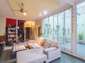 Casa · 225m² · 4 Ambientes · 2 Cocheras · Casa en Venta de 3 Dorm., Barrio Sur, Santa Fe