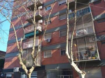 Departamento · 67m² · 3 Ambientes · 1 Cochera · Departamento 3 Amb. Al Frente con Balcón
