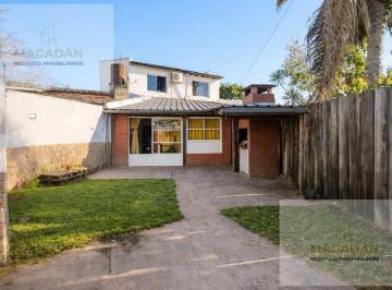 PH · 90m² · 4 Ambientes · 2 Cocheras · Venta Casa 4 Amb en Isidro Casanova - Apta Credito