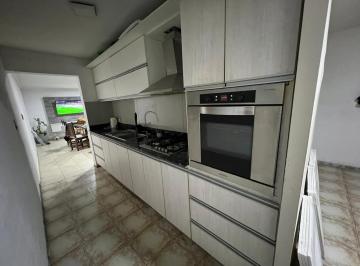 Casa · 175m² · 5 Ambientes · 2 Cocheras · Casa en Venta 3 Dorm. Barrio Panamericano
