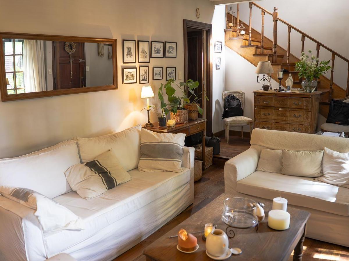 Casa 5 amb, 248m² con jardín y cochera — Los Troncos
