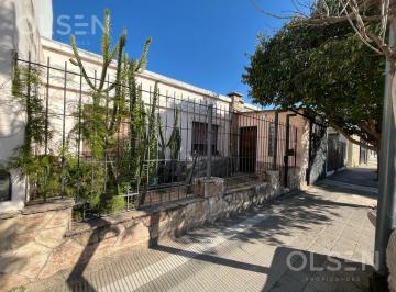 Casa · 127m² · 4 Ambientes · 1 Cochera · Venta Casa Yofre Norte 3 Dorm. Departamento