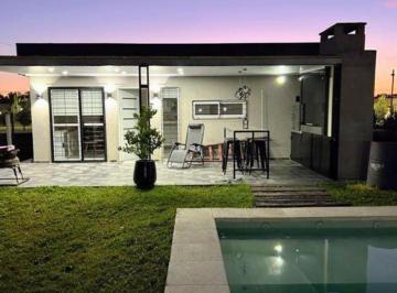 Casa · 60m² · 3 Ambientes · 2 Cocheras · Casa en Venta Barrio Estilo Campo