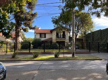Casa de 10 ambientes, General San Martín · Hermosa E Imponente Propiedad en Venta en Villa Ballester