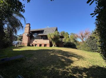 Casa · 200m² · 4 Ambientes · 2 Cocheras · Casa en Alquiler Anual - un Lote - Miraflores Country Club
