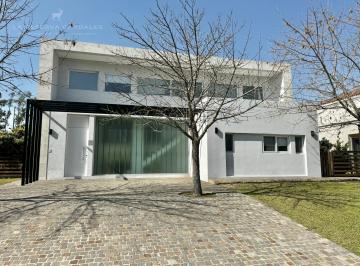 Casa · 220m² · 5 Ambientes · 2 Cocheras · Casa de 5 Ambientes en Venta en La Reserva Cardales - Sofitel