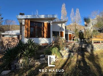 Casa · 153m² · 5 Ambientes · Casa en Venta