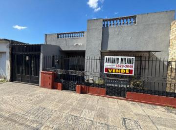 Casa de 3 ambientes, Morón · Casa Americana en 2 Plantas Sobre Lote de 10x 32