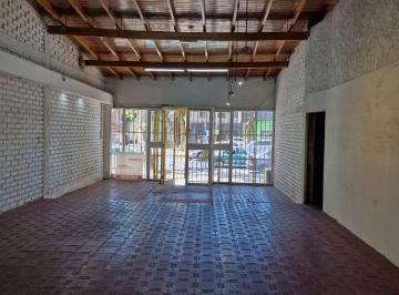 Local comercial · 217m² · 3 Ambientes · 1 Cochera · Local en Alameda