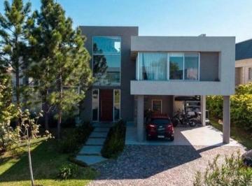 Casa · 470m² · 5 Ambientes · 5 Cocheras · Casa en Venta 6 Ambientes Barrio Castores, Nordelta