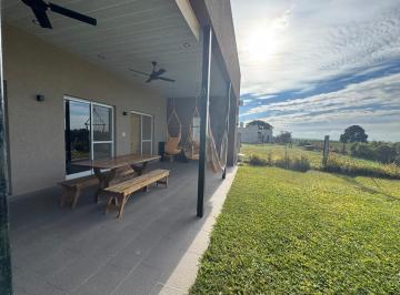Casa · 103m² · 3 Ambientes · 1 Cochera · Venta Casa 2 Dorm.. Monje, San Jerónimo