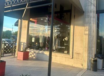 Local comercial , Berazategui · Oportunidad - Excelente Ubicacion