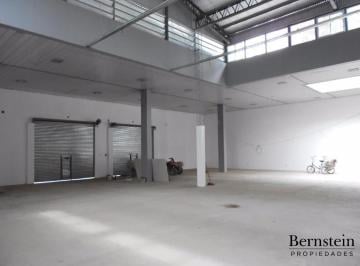 Local comercial · 550m² · 1 Ambiente · 5 Cocheras · Local/galpon en Alquiler: Udaondo: 550 m Cubiertos