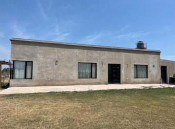 Casa · 75m² · 2 Ambientes · Casa en Venta - 1 Dormitorio 1 Baño - 1.026 m² - Carmen de Areco