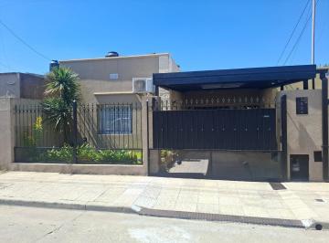Casa · 137m² · 3 Ambientes · 1 Cochera · Casa Barrio Zapiola Lujan
