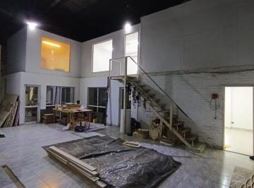 Bodega-Galpón · 900m² · 7 Ambientes · Galpon con Oficinas y Cocheras en Alquiler - Santo Tome, Zona Salida Autovia 19