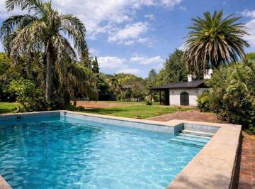 Casa · 150m² · 5 Ambientes · 1 Cochera · Casa a La Venta